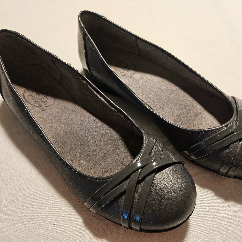 Comfy Life Stride Gray Ballet Flats